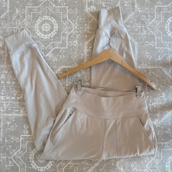 Athleta Venice Jogger Pants Light Beige Zipper Pockets Size S - Picture 3 of 8